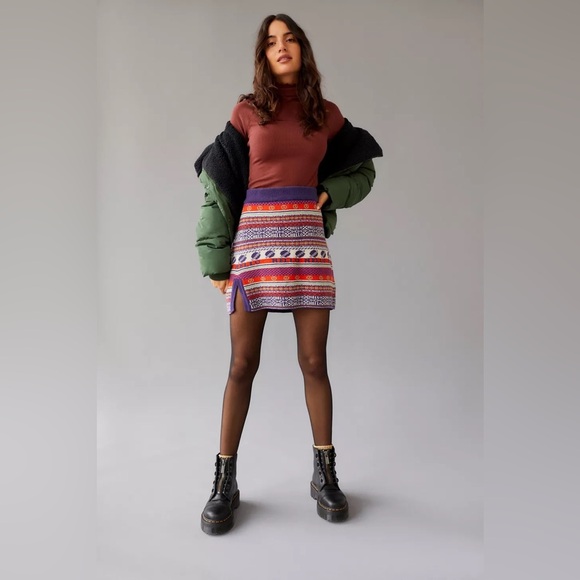 Urban Outfitters Lenni Sweater Mini Skirt New Small Hello Planets Wine Navy Blue - Picture 3 of 8